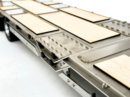 FM 3-Achs-Schwerlast-Tieflader mit Radaussparungen